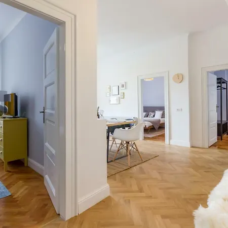 Chic 3 Bedroom Cluj-Napoca