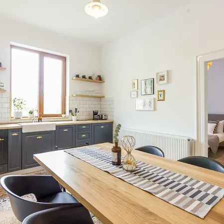 Chic 3 Bedroom *