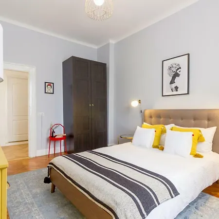 Chic 3 Bedroom Apartman Kolozsvár