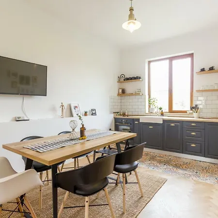 Chic 3 Bedroom *
