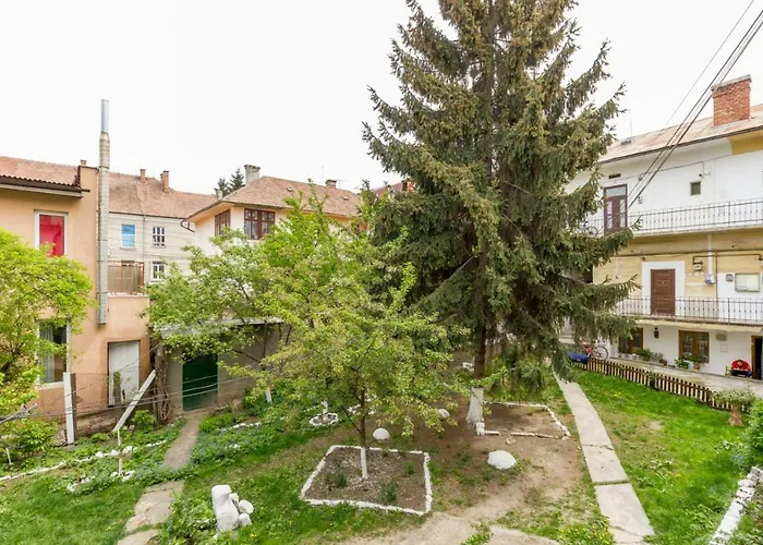 Chic 3 Bedroom Appartement