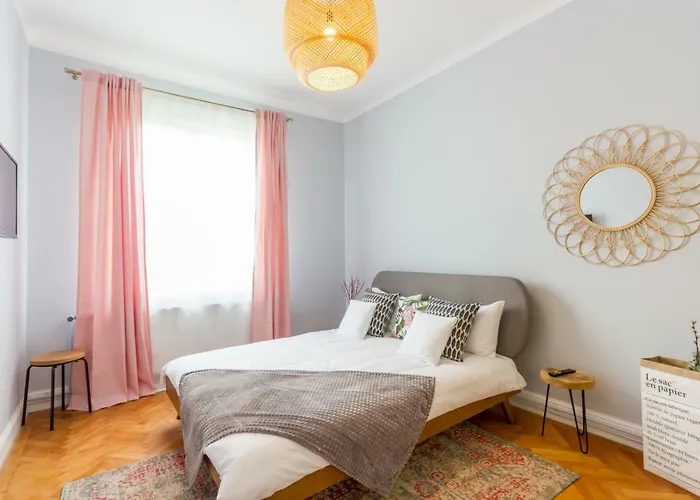 Appartement Chic 3 Bedroom Cluj-Napoca